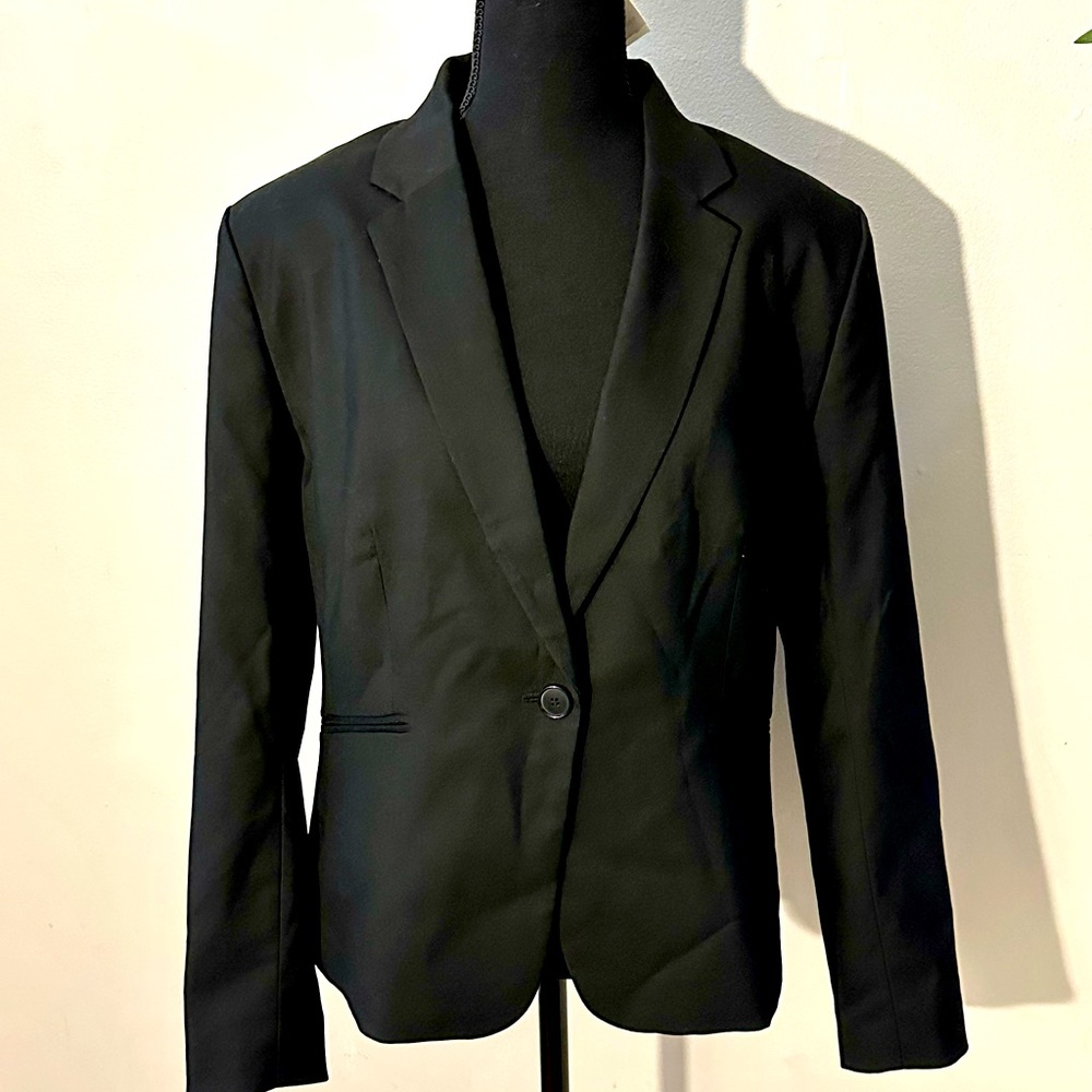 H&M Basic one button black blazer. Size 14.